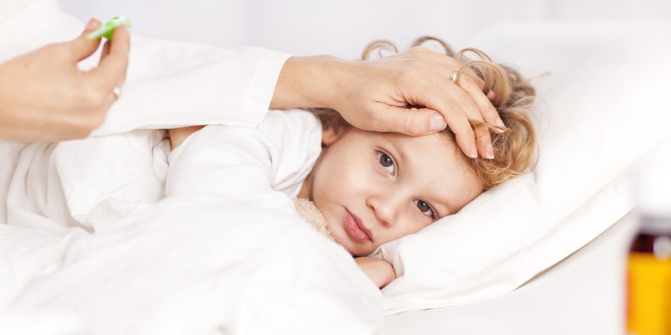 Kind ist krank im Bett