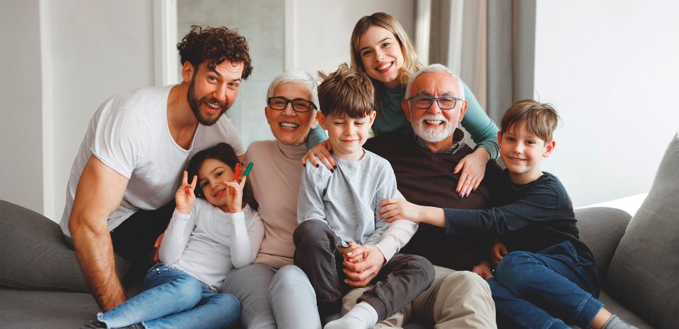 Eine Familie mit mehreren Generationen