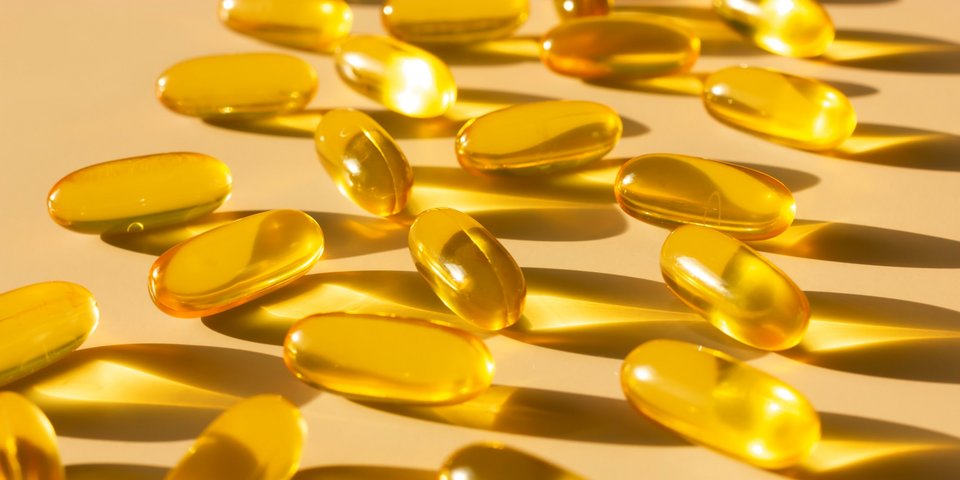 Überdosierung Vitamin D Gelb Pillen Kapseln NEM Nahrungsergänzungsmittel